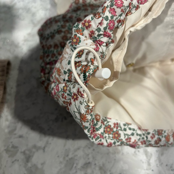 LOFT Floral Puffer Vest Medium - Picture 3 of 6